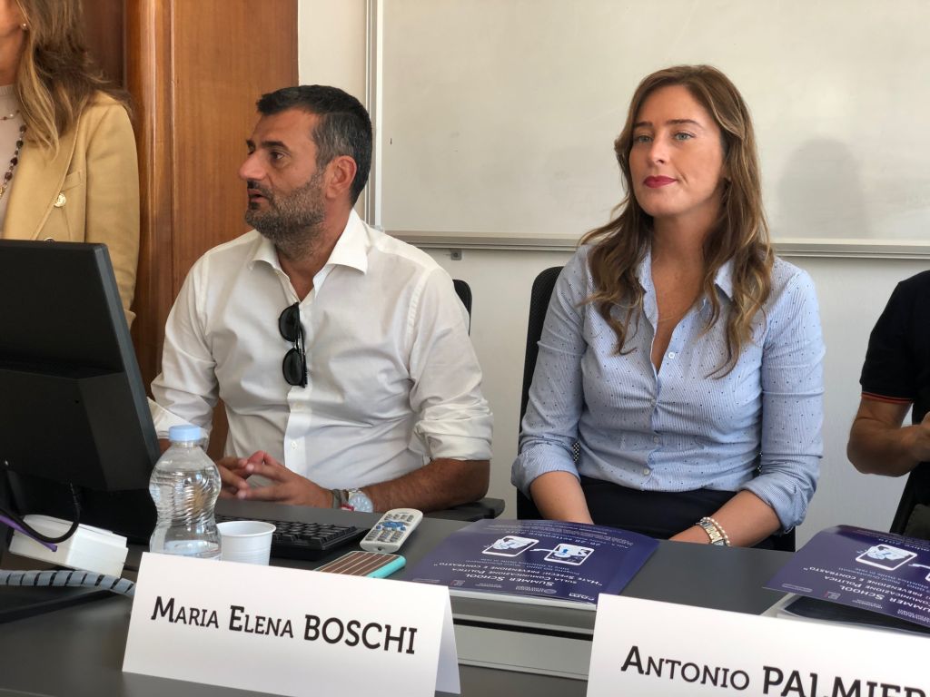 Boschi: “Io bersaglio di messaggi d’odio in politica”