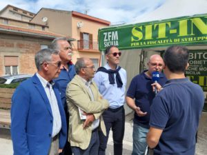 Castellana Sicula. È entrato nel vivo il sit-in permanente per sensibilizzare il governo regionale a...