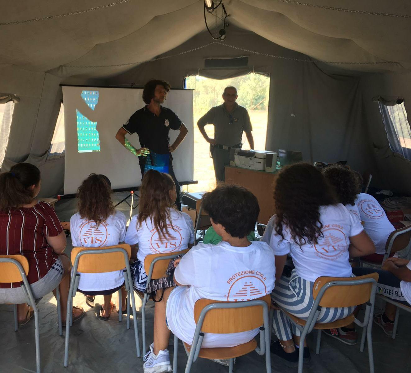 Lezioni di protezione civile a Stromboli per gli studenti dell’isola
