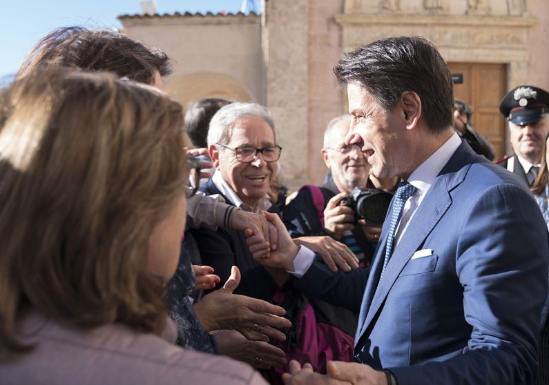 Conte: “In un Paese più giusto meno tasse per gli onesti”