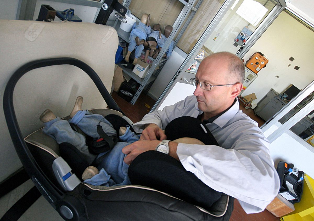 Arriva l’obbligo dei dispositivi Anti-Abbandono per i seggiolini auto