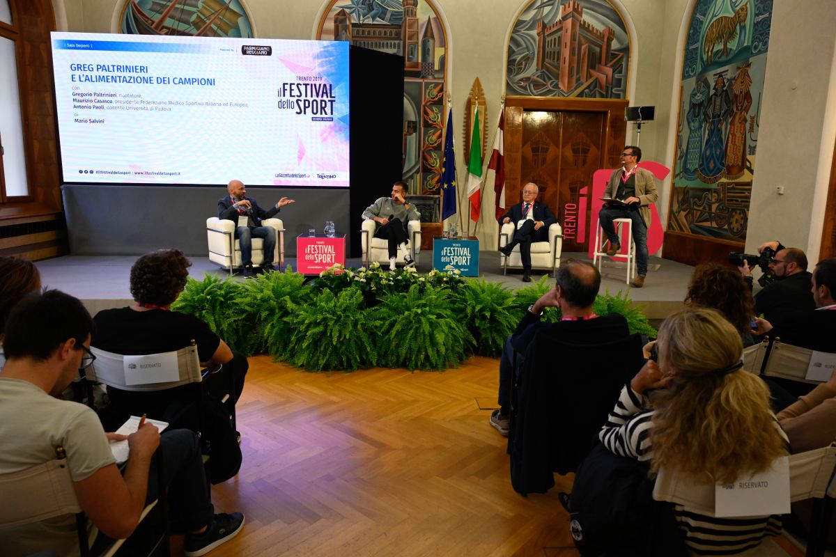 Paltrinieri a Casasco “La sana alimentazione motore dello sport”