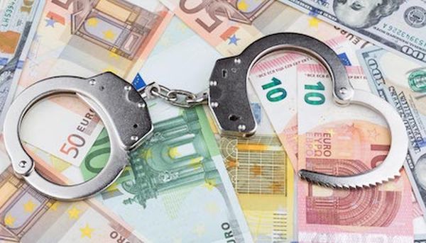 In Italia calano i reati ma crescono le truffe