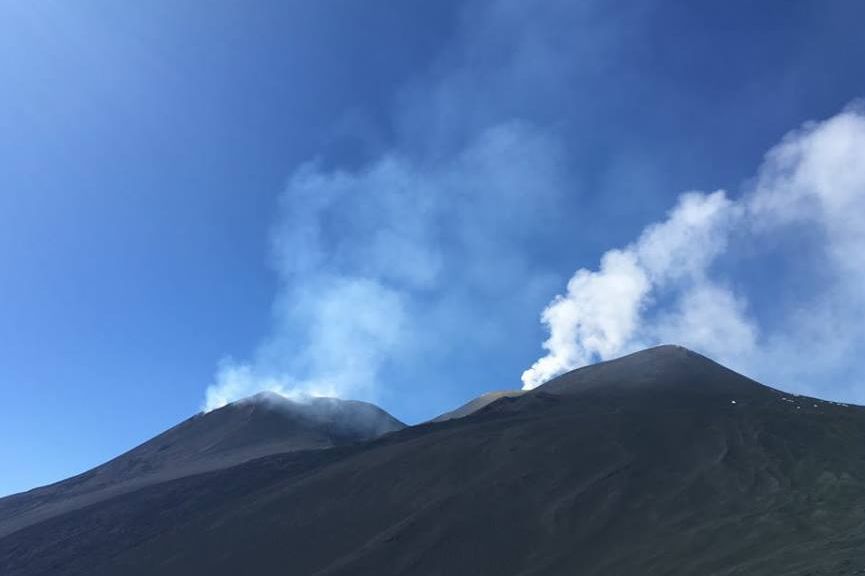 Cessata l’emergenza cenere sull’Etna, riapre spazio aereo