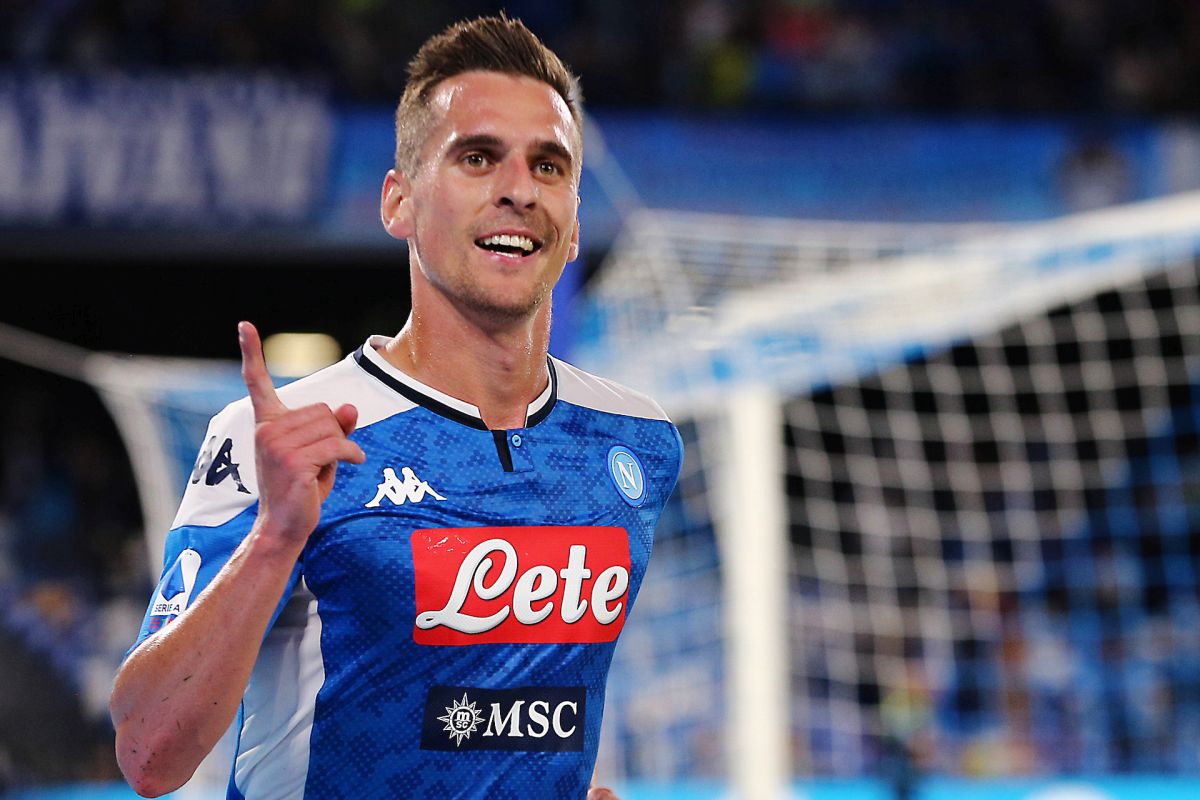 Si sbocca Milik, il Napoli batte il Verona 2-0
