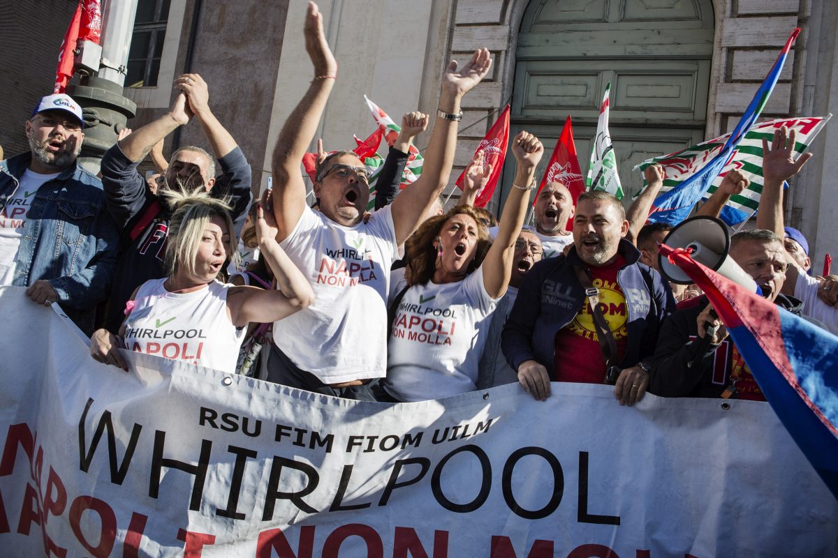 Whirlpool, il 31 ottobre sciopero generale a Napoli