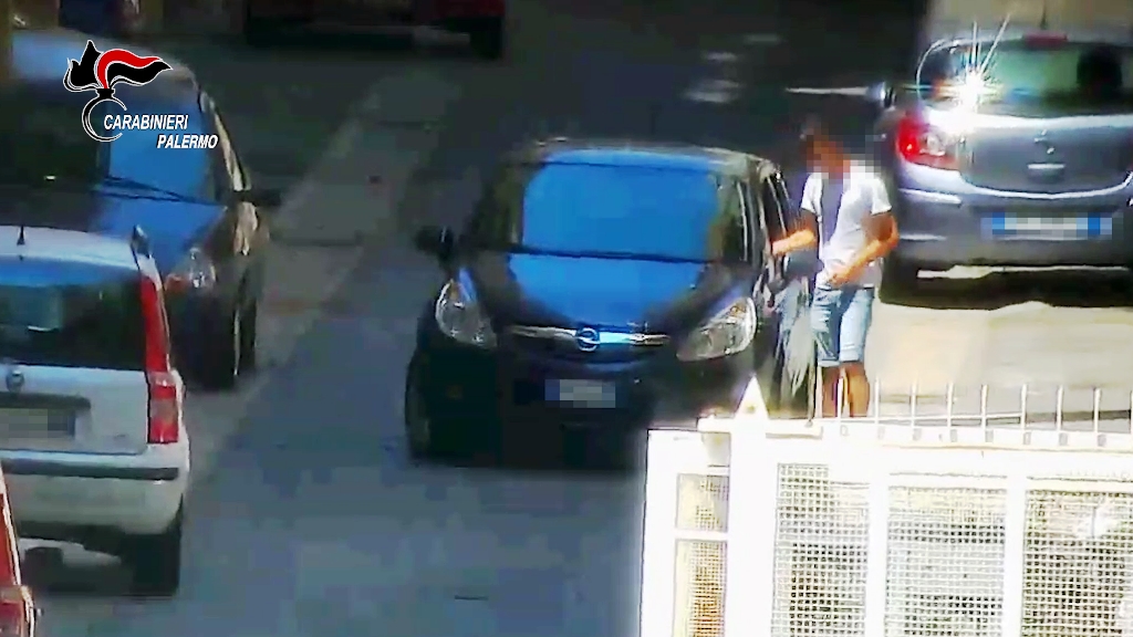 Blitz antidroga allo Zen di Palermo, 10 arresti