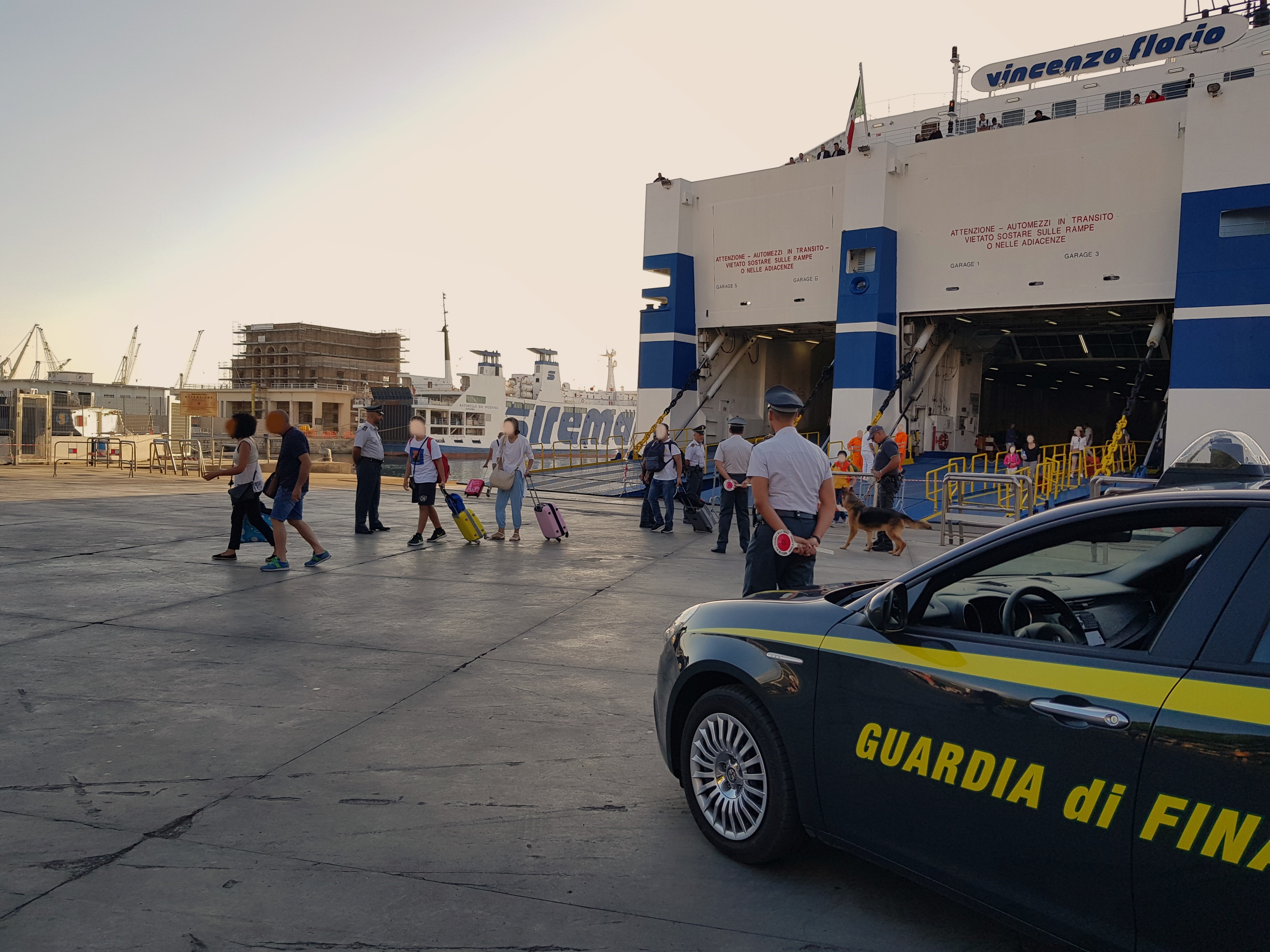 Fermati al porto di Palermo due giovani con sostanze stupefacenti