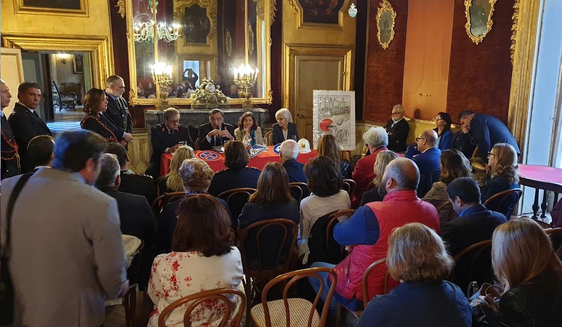 Educazione stradale per gli studenti, presentati i corsi della polizia