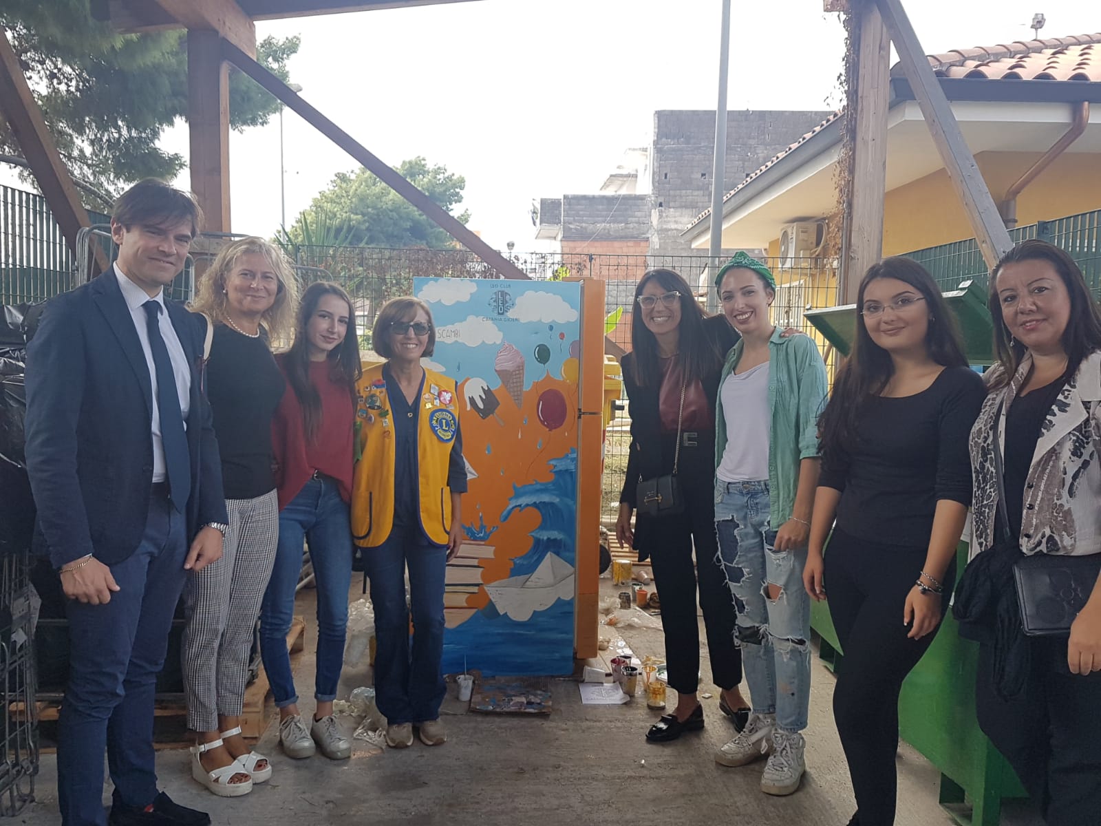 Prima libreria pop-up ecosostenibile donata alla città di Catania