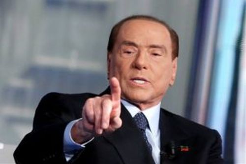 Berlusconi: “Idea assurda mettere da parte simbolo FI”