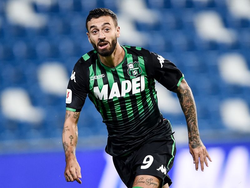 Caputo stende il Bologna, il derby emiliano va al Sassuolo