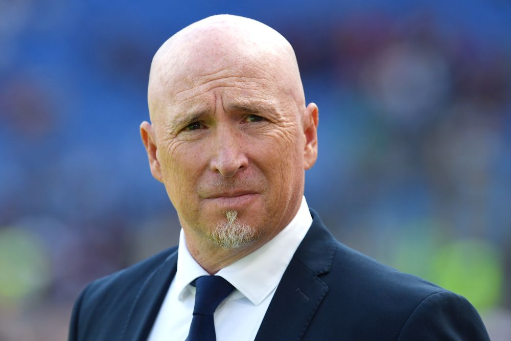 Il Cagliari travolge la Fiorentina 5-2 e continua a sognare l’Europa