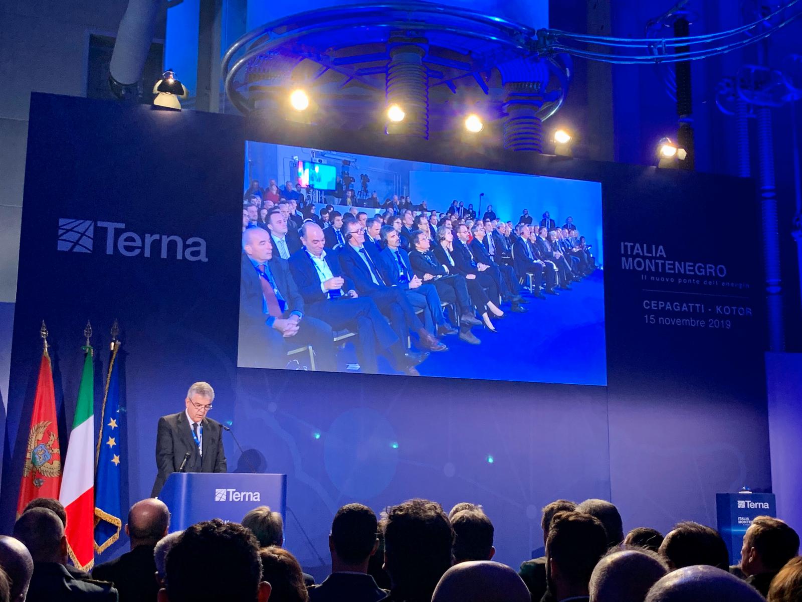 Tra Italia e Montenegro un elettrodotto sottomarino da record