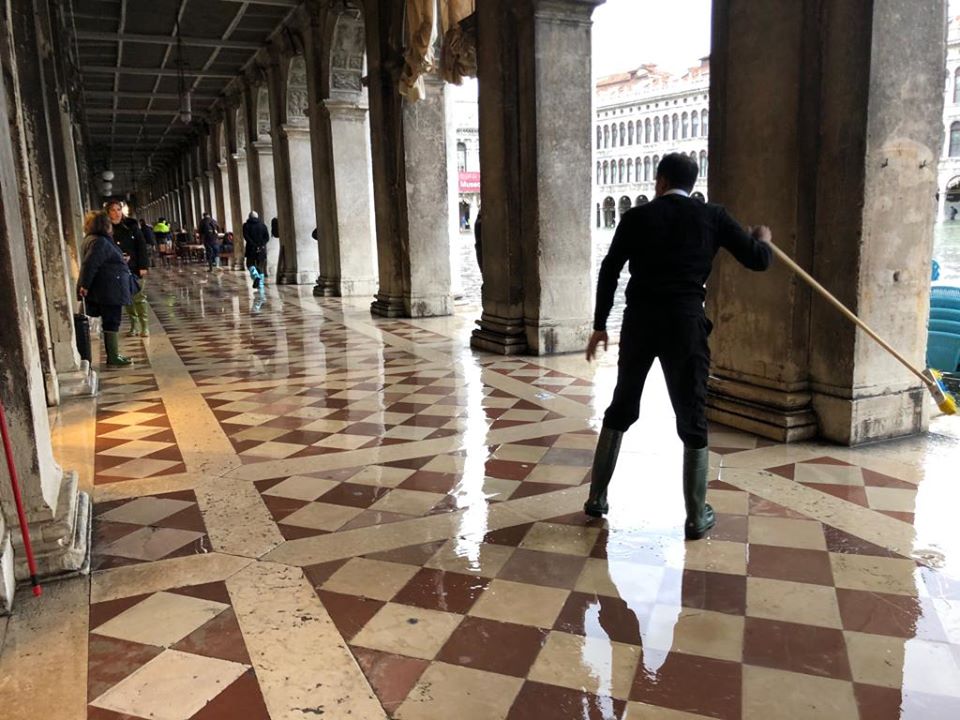 Venezia, acqua ha raggiunto picco di 150 centimetri, livelli in calo