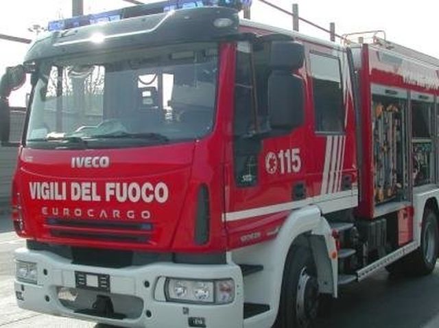 Esplode deposito di fuochi d’artificio nel messinese, tre morti
