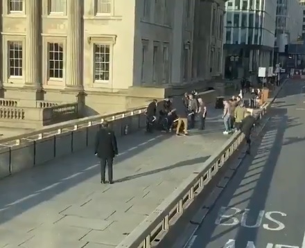 Paura a Londra , accoltellamenti sul London Bridge