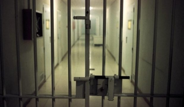 Carceri siciliane, a Messina un bambino di 18 mesi vive in cella con la madre
