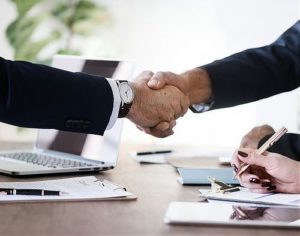 ROMA (ITALPRESS) - Le grandi imprese italiane sempre piu' attrattive per i professionisti. E' quanto...