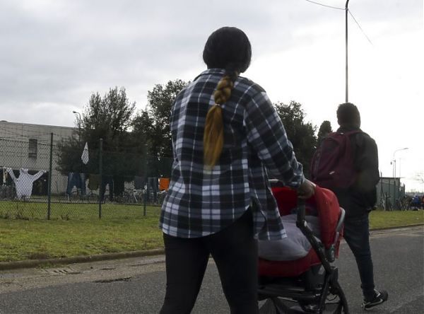 Su 530 mila stranieri irregolari 200 mila nel settore domestico