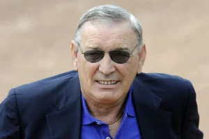 MILANO (ITALPRESS) - "Gigi Riva ha deciso di fare un regalo a tutti gli innamorati del Cagliari e...