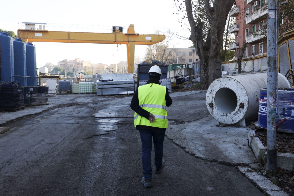 Opere pubbliche, per 6  mesi a rischio bandi fino a 5 milioni