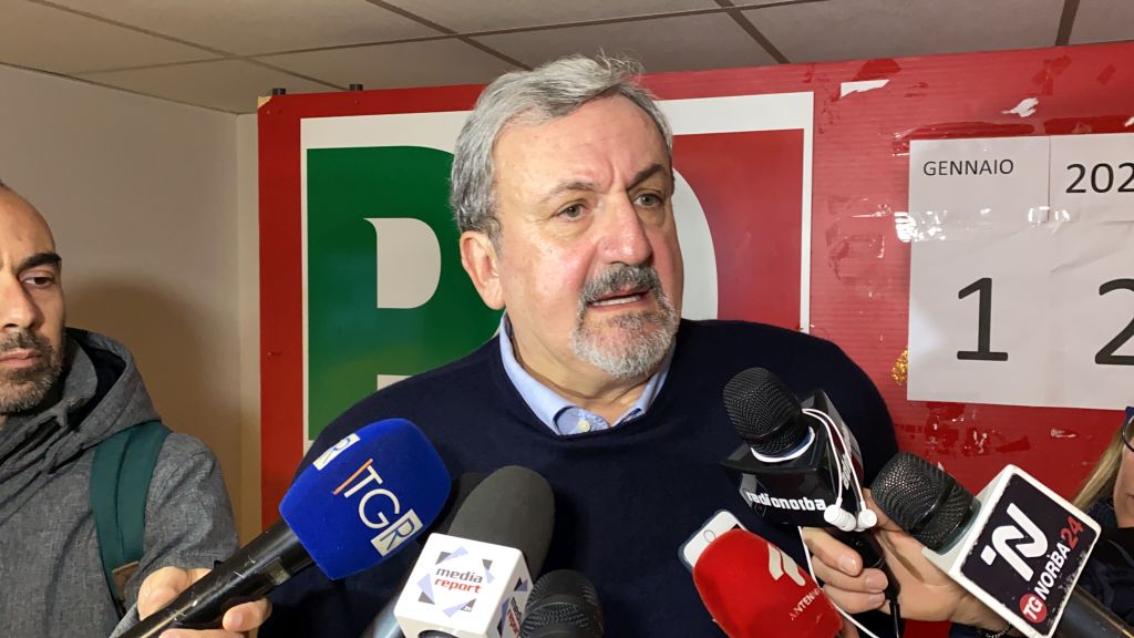 Emiliano vince le primarie in Puglia con il 70%