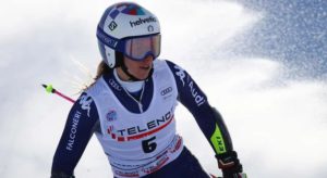 SESTRIERE (ITALPRESS) - Clara Direz trionfa nello slalom gigante parallelo di Sestriere, tappa della...