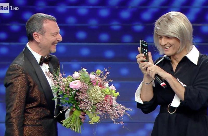 Sanremo, per la seconda serata 9,7 milioni di spettatori e 53,3% share