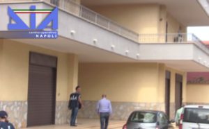 NAPOLI (ITALPRESS) - La DIA di Napoli ha confiscato beni per 100 milioni di euro a un imprenditore...