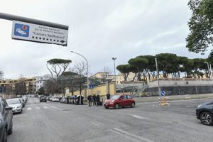 ROMA (ITALPRESS) - Sono tutti risultati negativi i test effettuati sulle 20 persone che sono entrati...