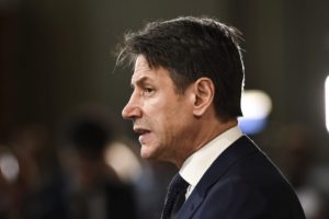 ROMA (ITALPRESS) - "Italia Viva deve dare un chiarimento, ma non solo a noi, agli italiani. In...