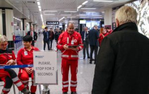 ROMA (ITALPRESS) - Sono gia' 1 milione e 200 mila i passeggeri gia' controllati negli aeroporti...