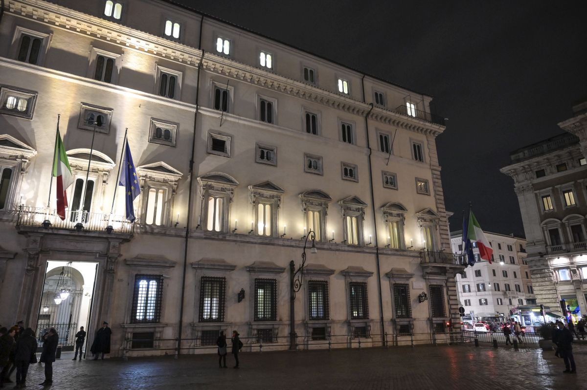 Governo, Palazzo Chigi: “Premier non cerca altre maggioranze”