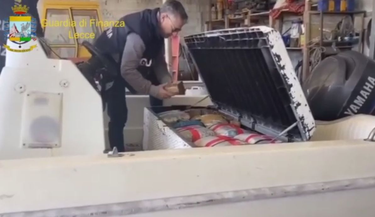 Droga dall’Albania, sequestrata mezza tonnellata di hashish e marijuana
