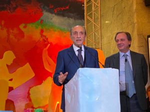 ROMA (ITALPRESS) - Dieci ore interamente dedicate alla poesia nelle sue diverse sfaccettature e...