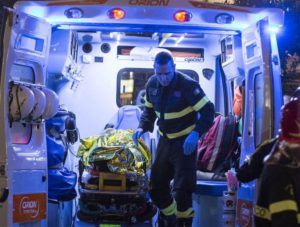 BARI (ITALPRESS) - Incidente stradale mortale in Puglia. Tre persone sono decedute in seguito a uno...