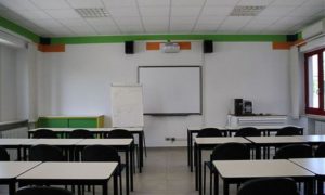 NAPOLI (ITALPRESS) - Scuole chiuse fino a sabato a Napoli. Ad annunciarlo il sindaco, Luigi De...