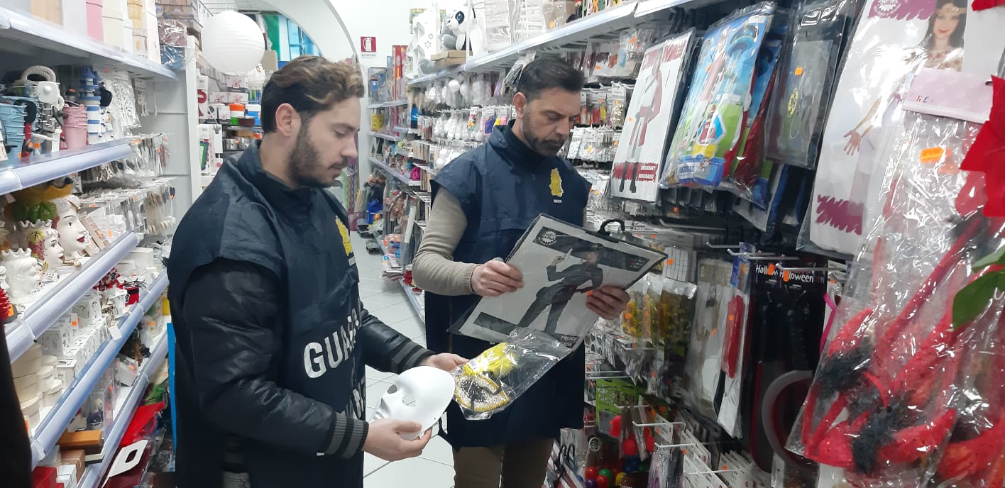 La GdF sequestra oltre 400.000 prodotti non sicuri a Palermo