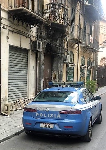 Violenza sessuale su una minore in via Maqueda, arrestato un 36enne