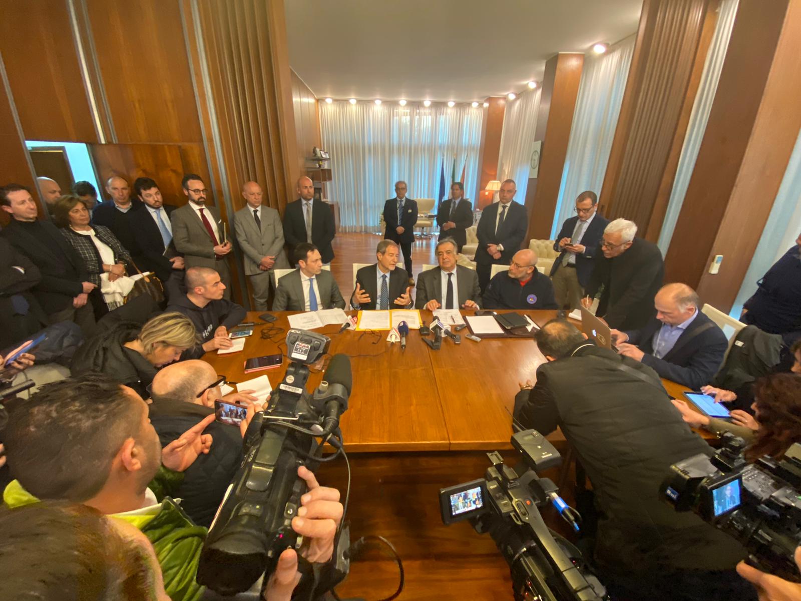 Emergenza coronavirus Sicilia, Musumeci chiede più controlli su passeggeri