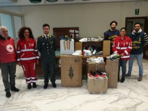 Scarpe sequestrate e donate. I Finanzieri del 2° Nucleo Operativo Metropolitano di Palermo hanno...