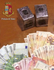 Scovato laboratorio di droga