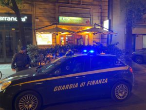 Confiscato ristorante a Palermo. I finanzieri del Nucleo di polizia economico finanziaria di Palermo...