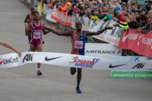 PADOVA (ITALPRESS) - La paura da Coronavirus non ferma la Padova Marathon in programma per il 19...