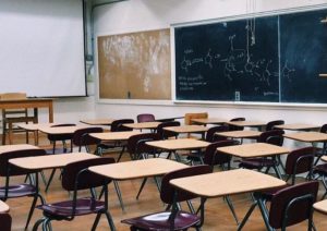 ROMA (ITALPRESS) - "Abbiamo deciso prudenzialmente di sospendere l'attivita' didattica fuori dalla...