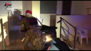 REGGIO CALABRIA (ITALPRESS) - Il latitante Cesare Antonio Cordi', di 42 anni, indicato come...