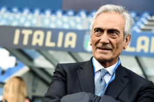 ROMA (ITALPRESS) - Posticipare Euro2020 e permettere la conclusione dei campionati nazionali e delle...