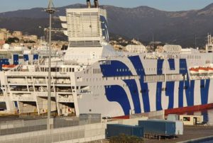 GENOVA (ITALPRESS) - E' stata consegnata alla Regione Liguria, oggi a Genova, la nave ospedale Gnv...