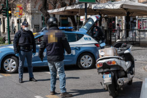 ROMA (ITALPRESS) - Ieri le forze di polizia hanno controllato 223.633 persone e 9.888 sono state...